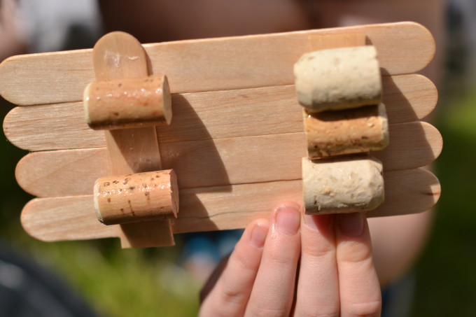make a raft - STEM Challenge for Kids